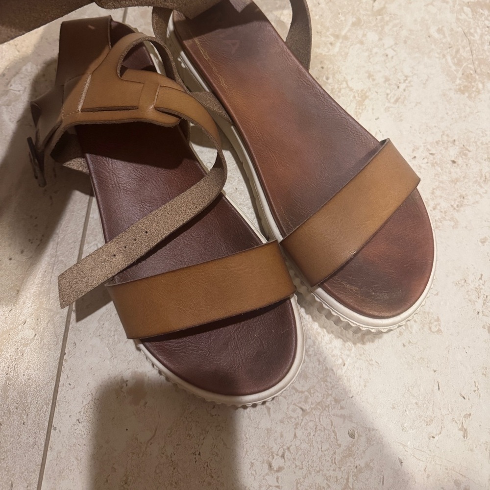 Mia platform sandals